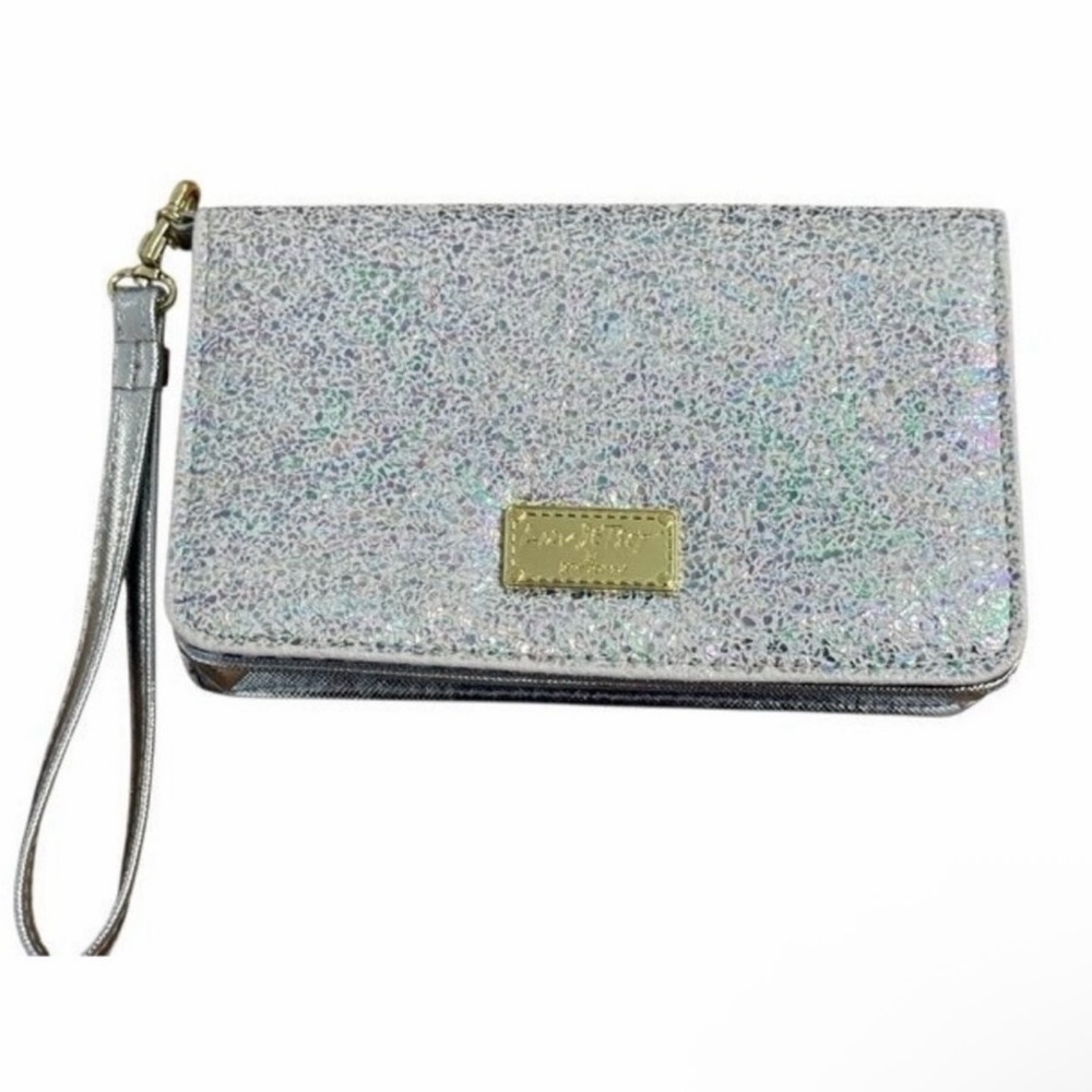Chic Silver Glitter Wristlet